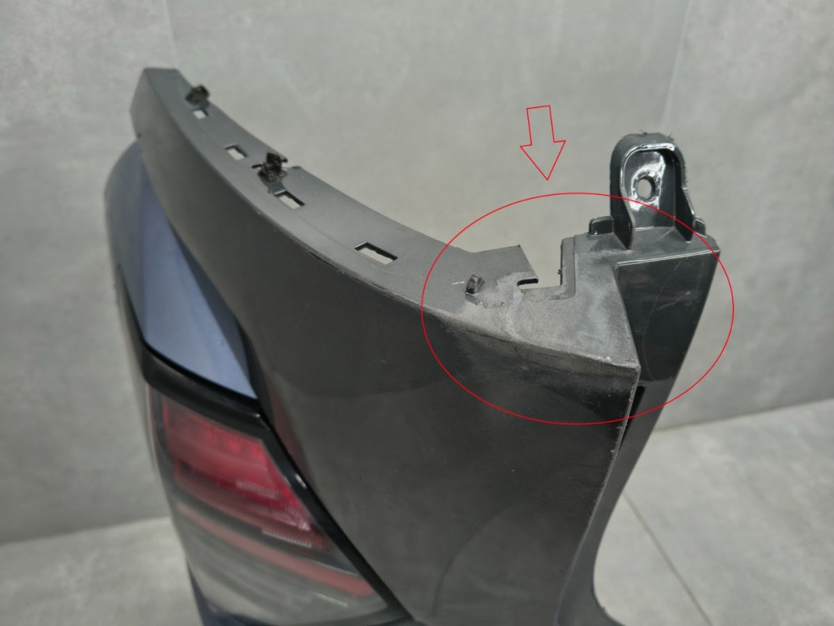 Zadnji branik Hyundai Kona 2 II 22- / + lampki