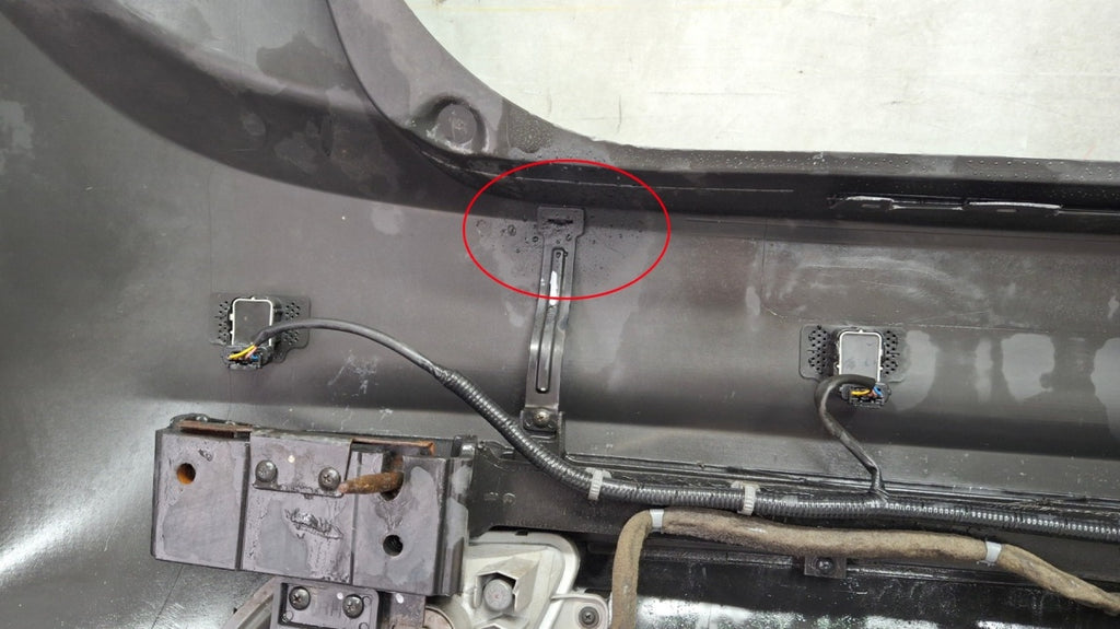 Zadnji branik KIA VENGA 09-19 / + lampki + 4 PDC + belka