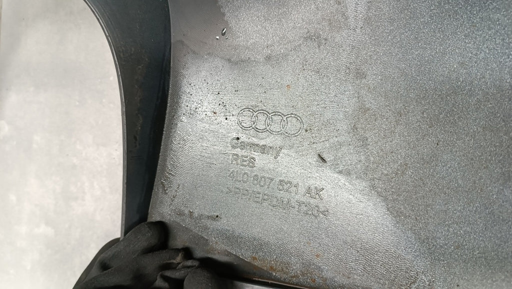 Zadnji branik Audi Q7 4L0 S Line Lift 09-15 / + 4 senzori PDC + wiązka + lampa