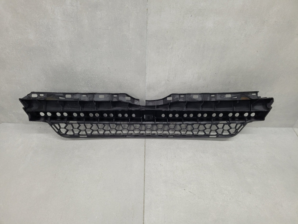 Maska (grill) atrapa kratka środkowa Toyota Urban Cruiser 08-14