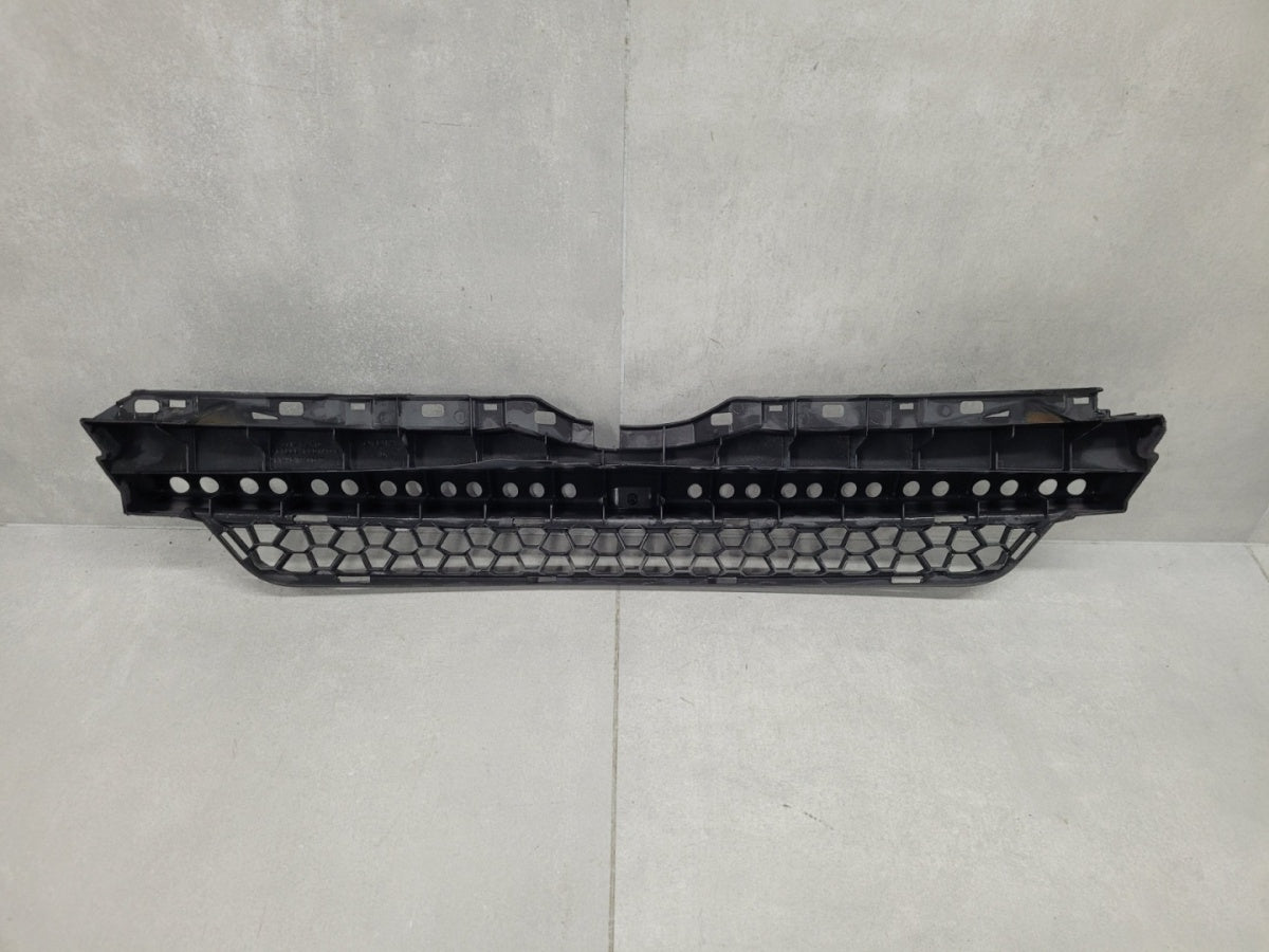 Maska (grill) atrapa kratka środkowa Toyota Urban Cruiser 08-14