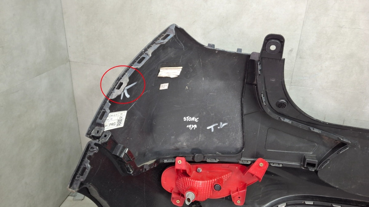Zadnji branik Kia Stonic 17-25 / + 1 lampka