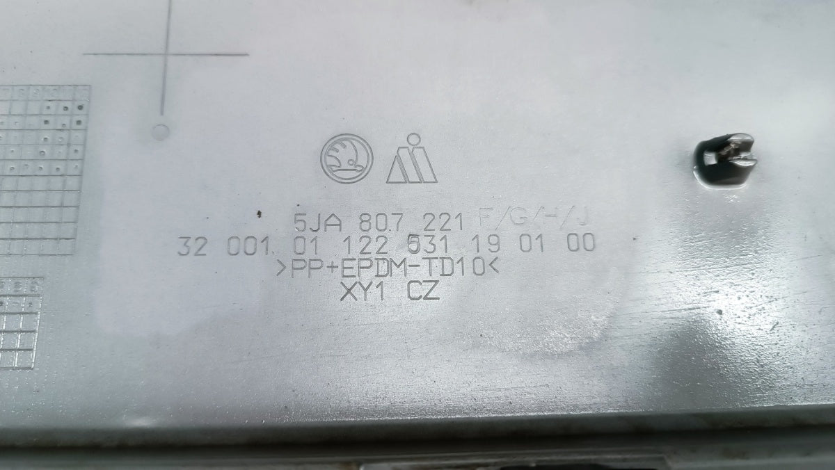 Prednji branik Skoda Rapid 5JA 12-17 /+ Halogeny