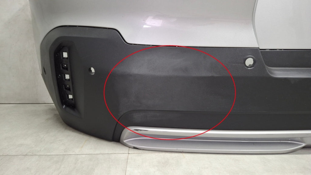 Zadnji branik Mini Countryman III 3 U25 23- / + lampka