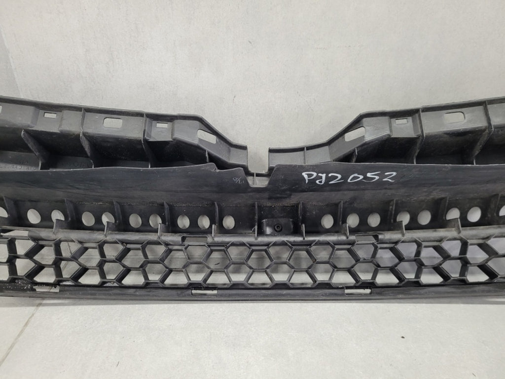 Maska (grill) atrapa kratka środkowa Toyota Urban Cruiser 08-14