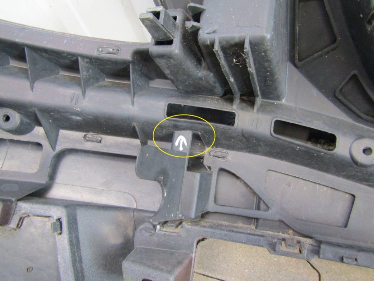Prednji branik Seat Altea 5P0 04-09