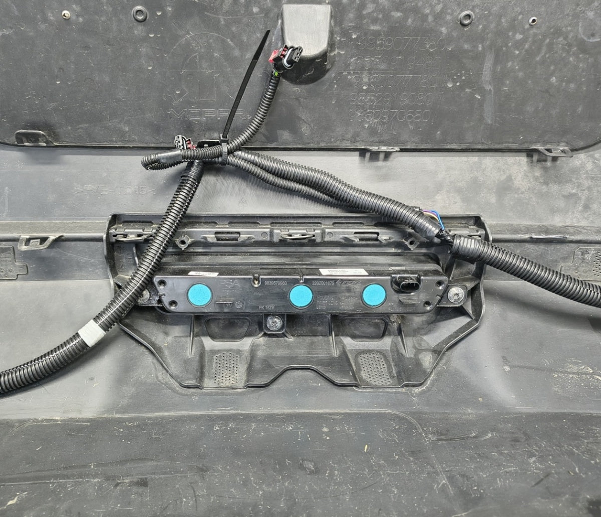 Zadnji branik Opel Grandland II EV Electric 24- / + instalacija
