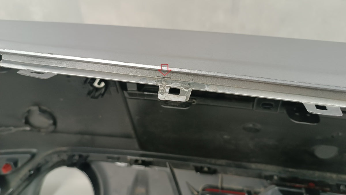 Zadnji branik Peugeot 208 2 II GT-Line 19- /+ ślizgi + lampa