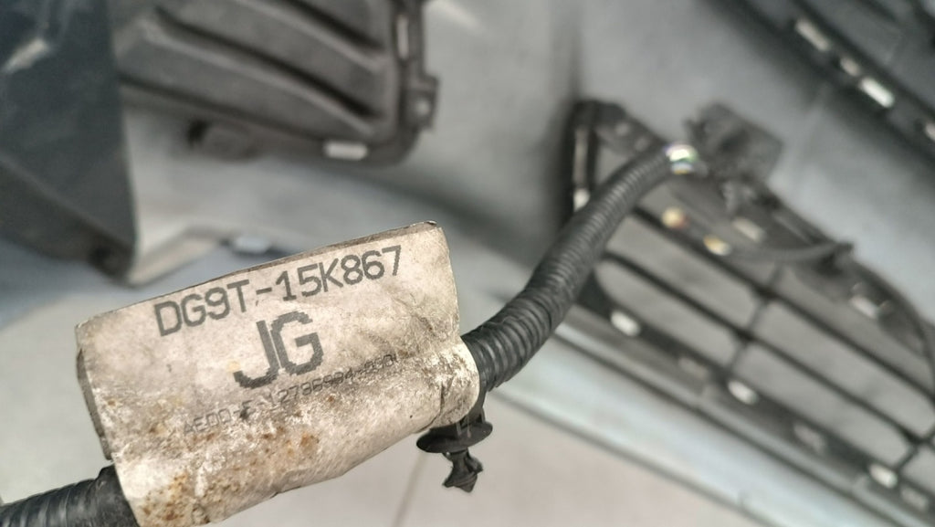 Prednji branik Ford Mondeo MK5 V 14-17 /+ wiązka + 4PDC + HALOGENY