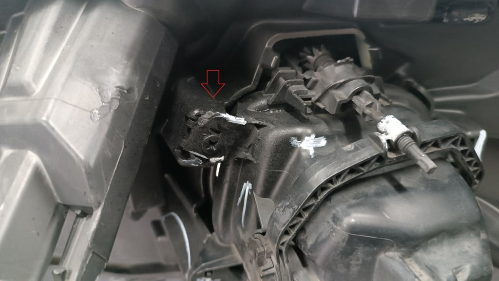 Prednji branik BMW X3 F25 M-paket 10-14 / + halogeny
