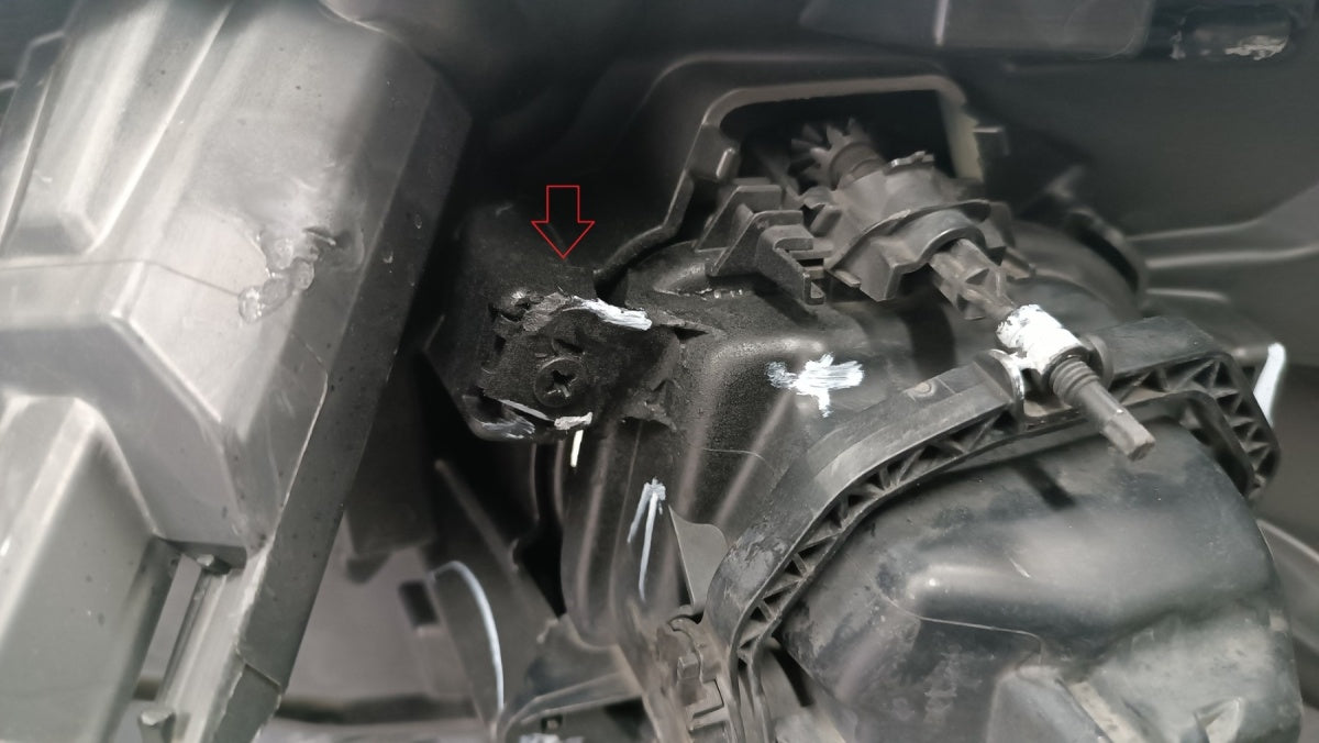 Prednji branik BMW X3 F25 M-paket 10-14 / + halogeny