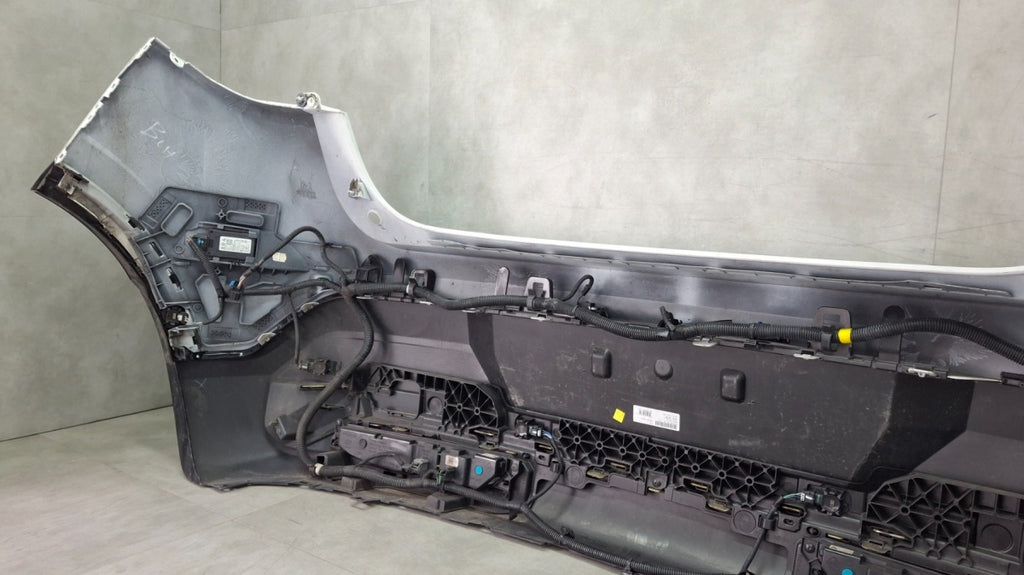 Zadnji branik Renault Megane V 5 E Tech Electric 22- / kompletan