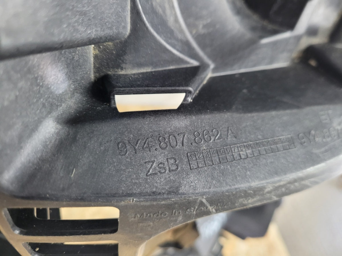 Klizač nosač branika desni zadnji antena Porsche Cayenne 9Y4 23-