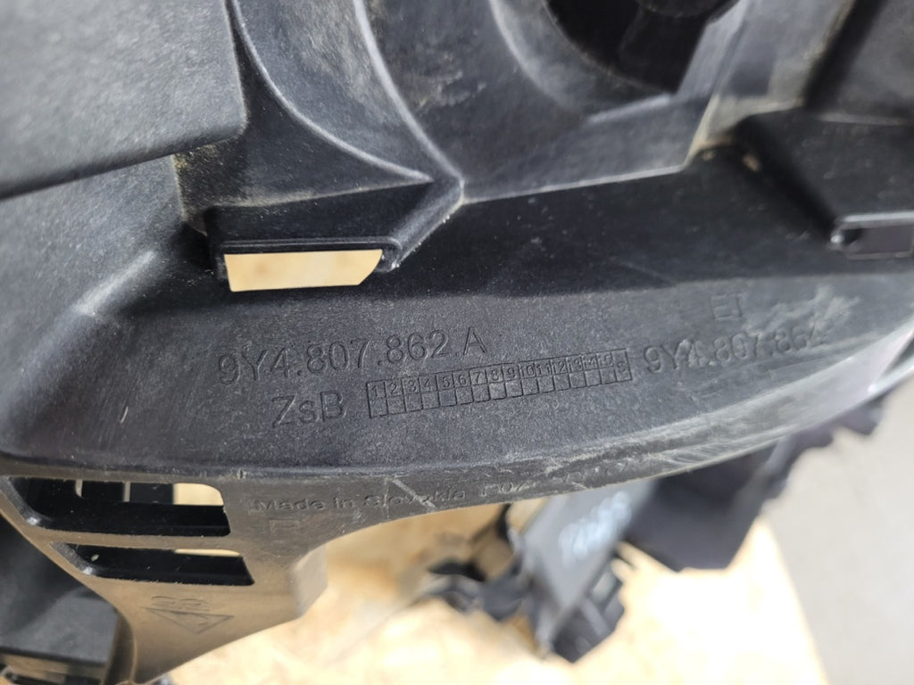 Klizač nosač branika desni zadnji antena Porsche Cayenne 9Y4 23-