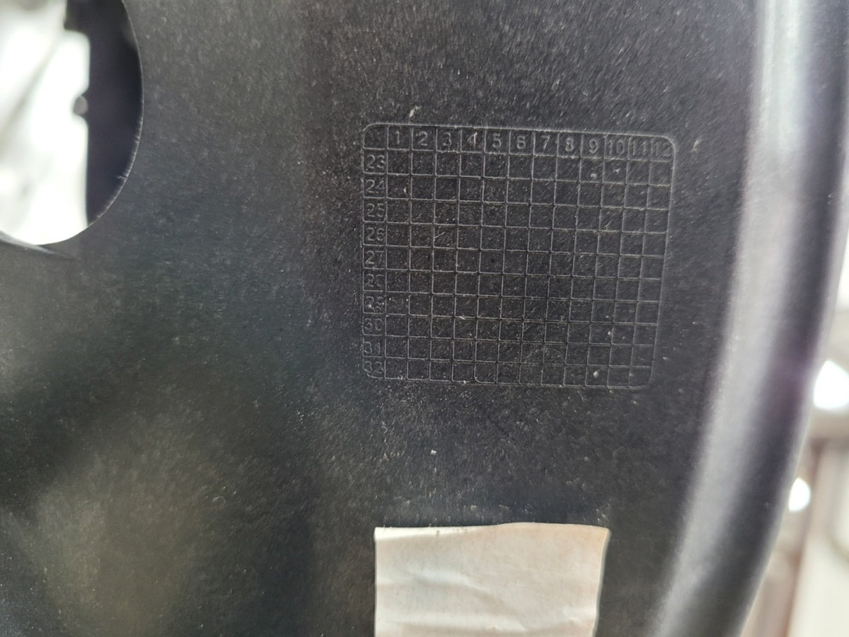 Klizač nosač branika desni zadnji antena Porsche Cayenne 9Y4 23-