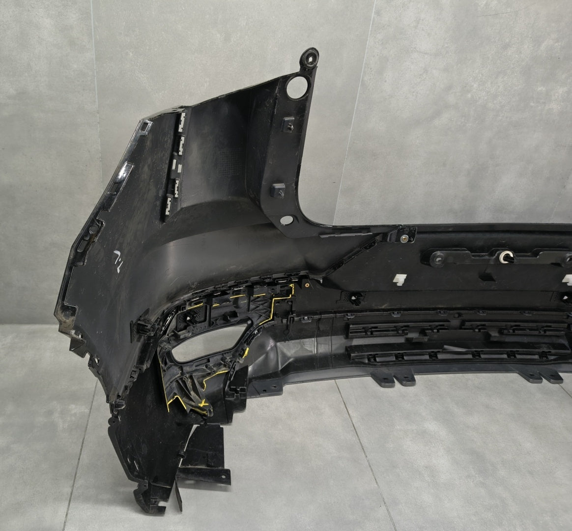 Zadnji branik Renault Symbioz 24-