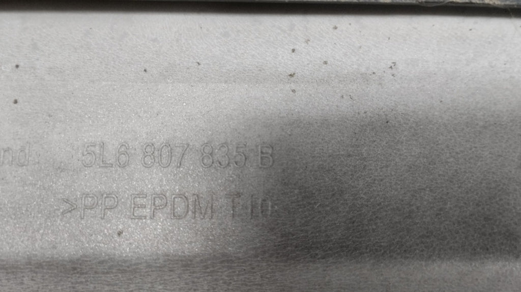 Zadnji branik Skoda Yeti 5L6 Lift 13-17