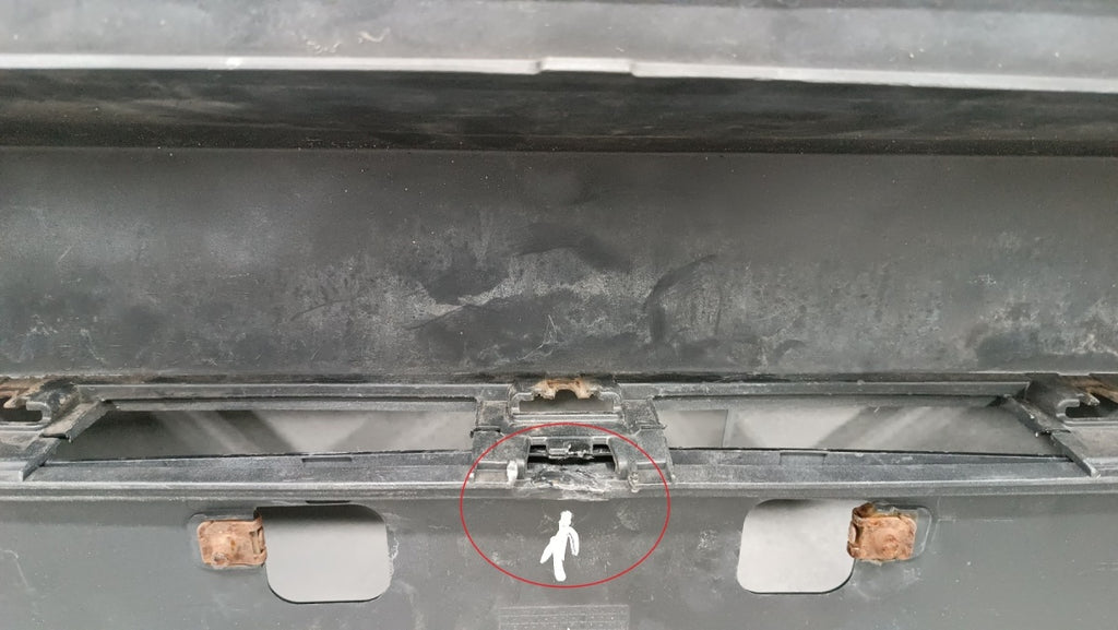 Zadnji branik Toyota Auris 2 II HB 12-15