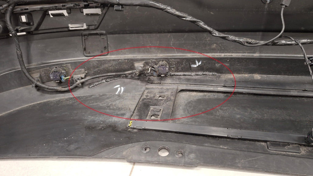 Zadnji branik VOLVO POLESTAR II 2 20-23 / + wiązka
