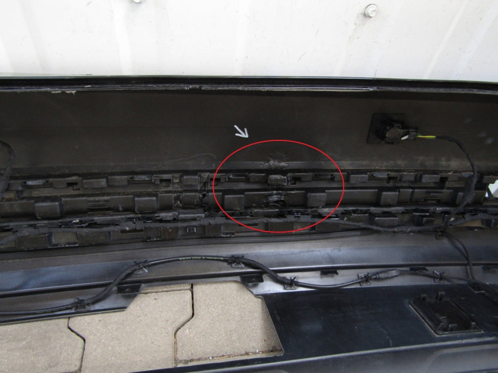 Zadnji branik VW Touareg III 3 R-Line 760 18- 6PDC+WIĄZKA