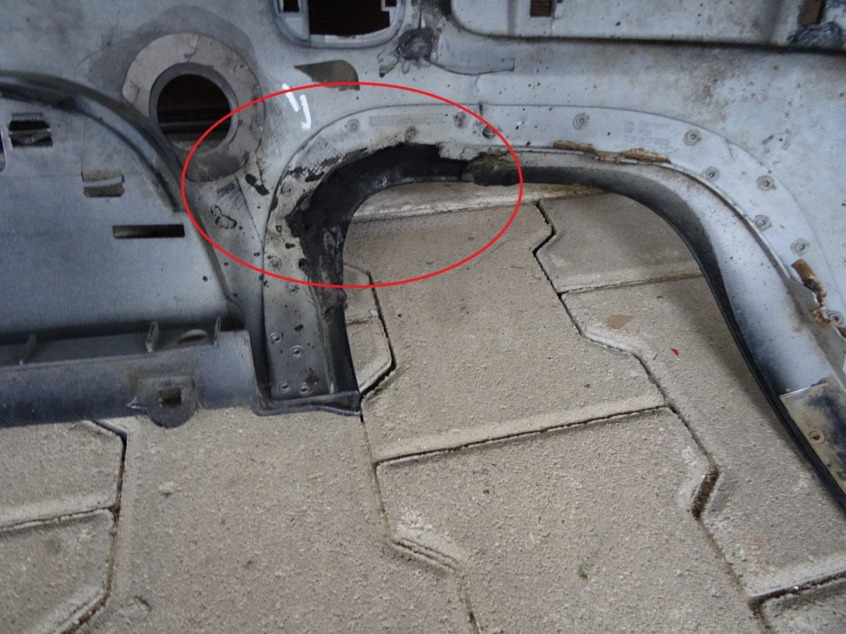 Zadnji branik VW Touareg R-Line R50 7L6 02-06
