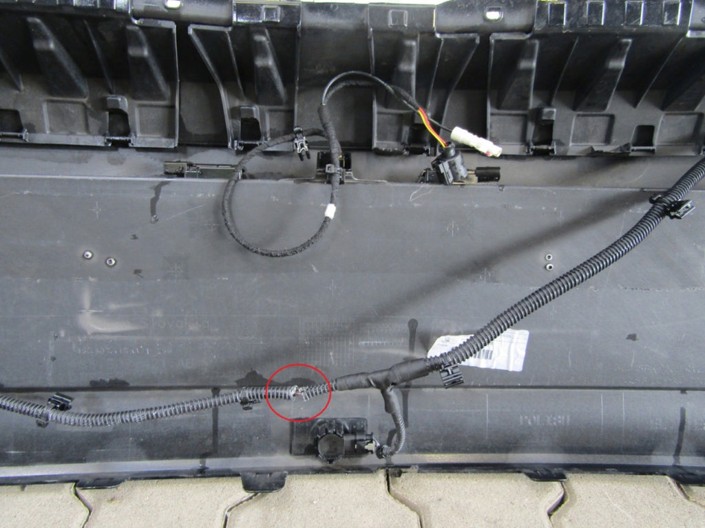 Zadnji branik VW Up 1S6 Lift 16- (Kamera + PDC)