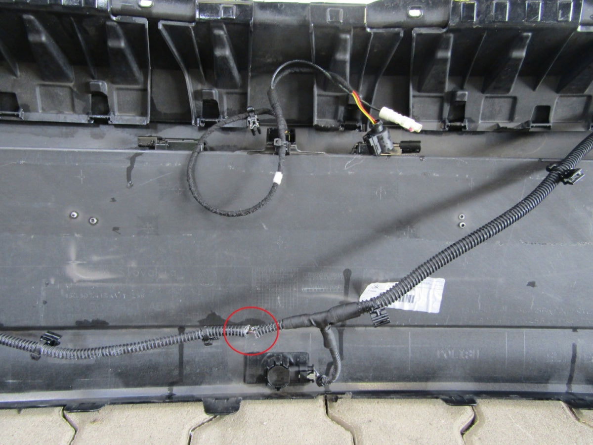 Zadnji branik VW Up 1S6 Lift 16- (Kamera + PDC)