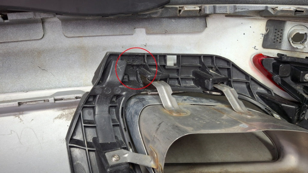 Zadnji branik Volvo XC60 1 I LIFT 13-17 / + wydechy