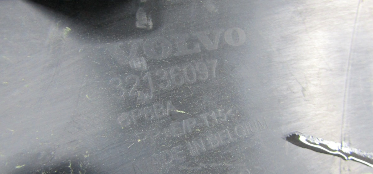 Prednji branik Volvo XC40 XC 40 RECHARGE LIFT 22-