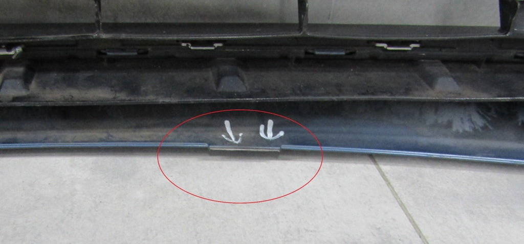 Prednji branik Toyota Auris 2 II Lift 15-18