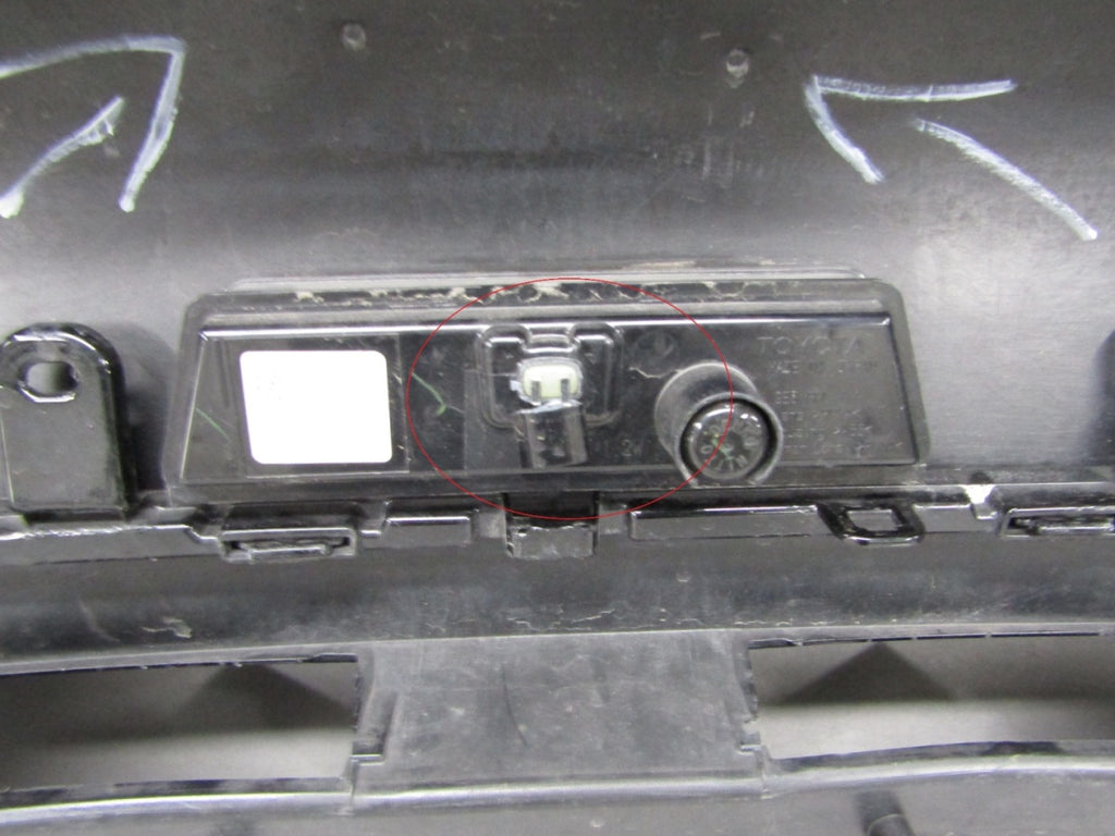 Zadnji branik Toyota Prius 5 V 23-