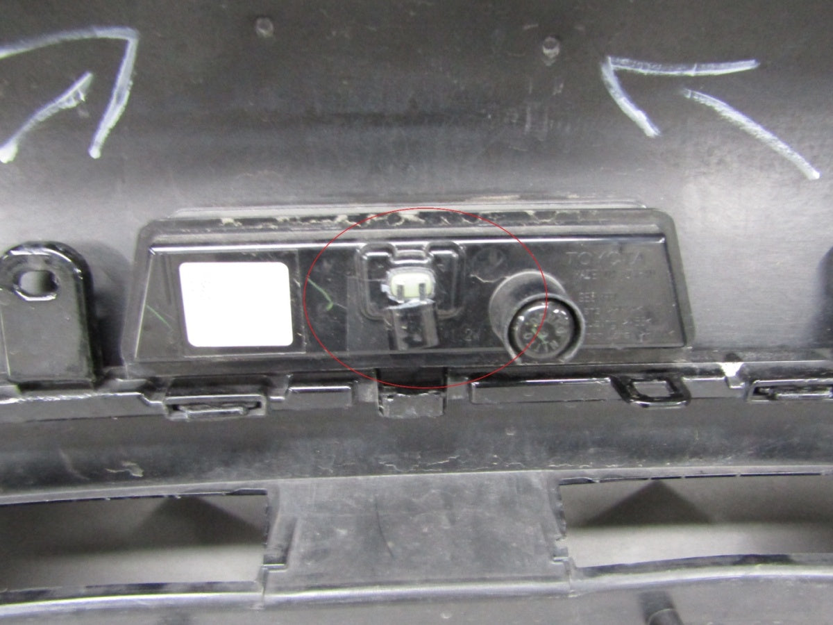 Zadnji branik Toyota Prius 5 V 23-