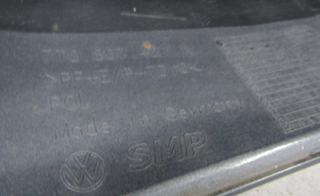 Zadnji branik Volkswagen Multivan T7 7T0 21-