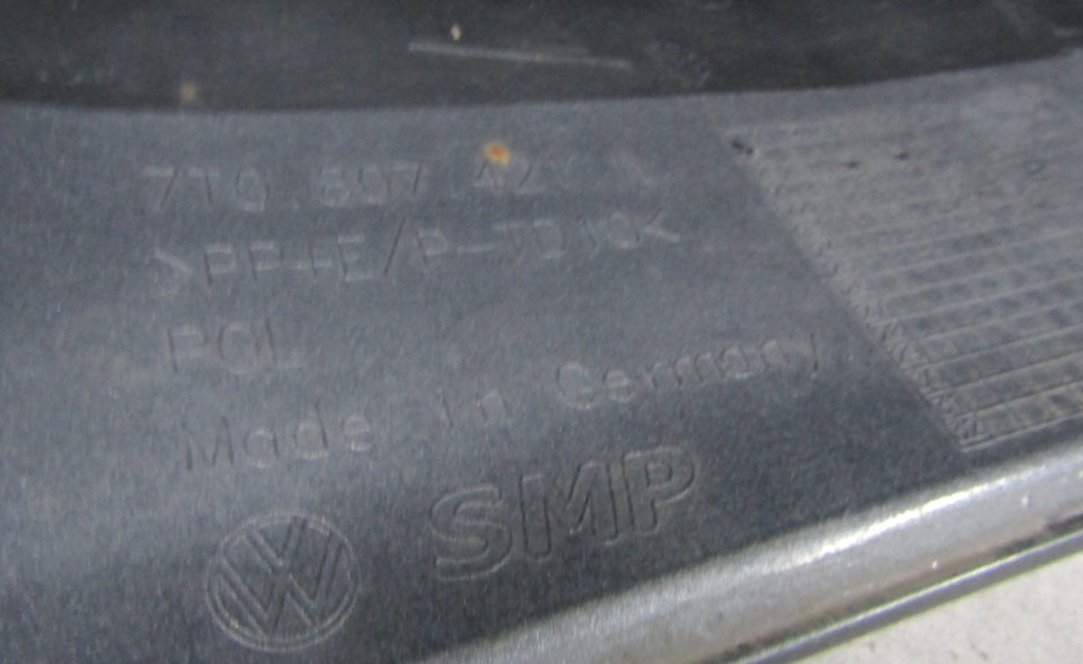 Zadnji branik Volkswagen Multivan T7 7T0 21-