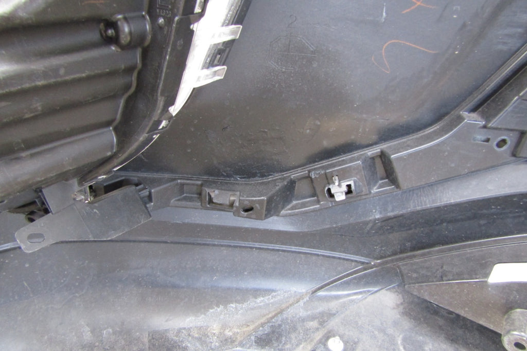 Prednji branik Mitsubishi Eclipse Cross 17-