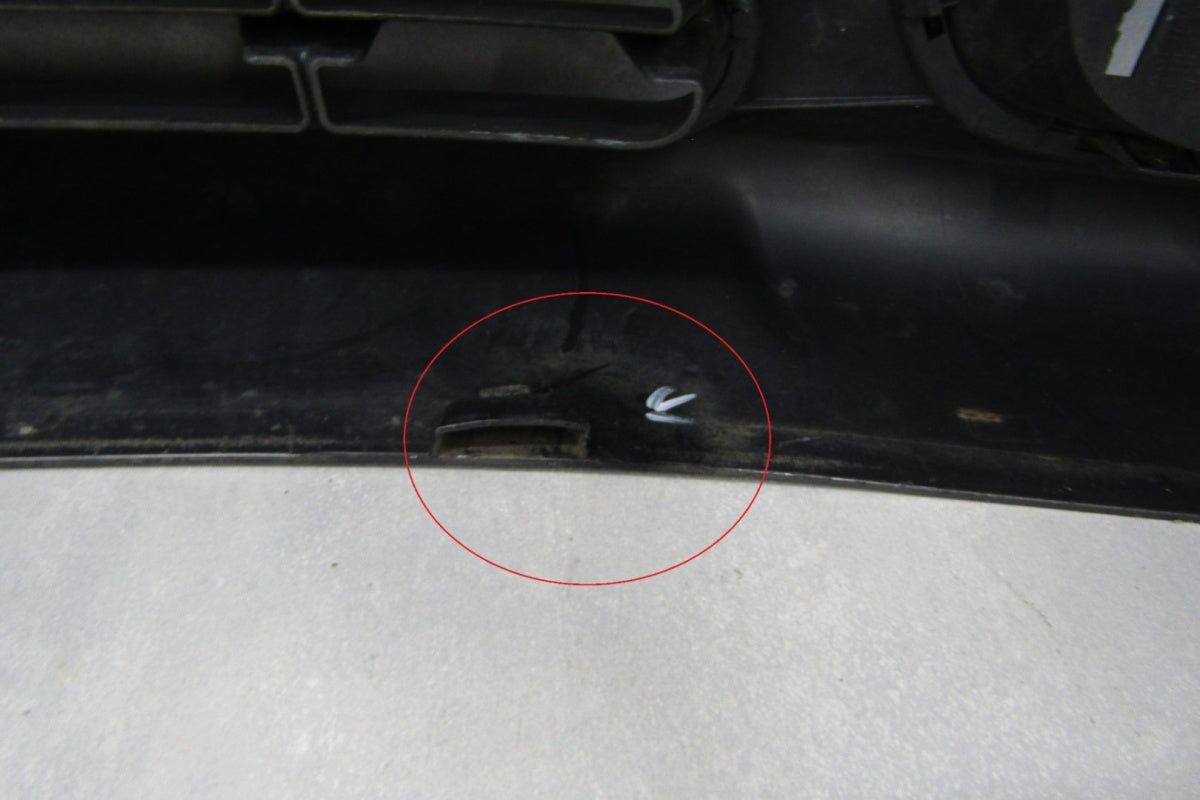 Prednji branik Lancia Chrysler Voyager Town&amp;City 5 V LIFT 11-16