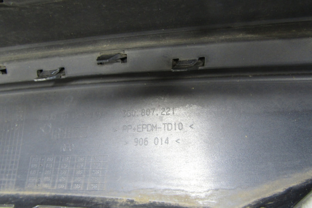 Prednji branik VW Passat B8 3G0 14-19