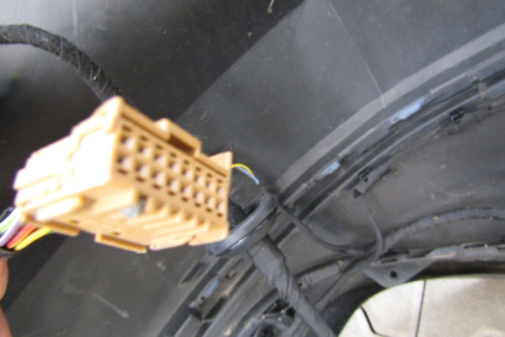 Zadnji branik VW Touareg III 3 R-Line 760 18-