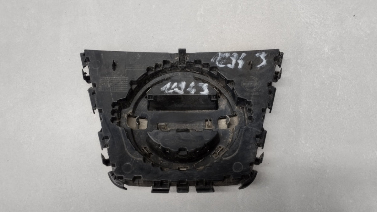 Maska (grill) Znaczek emblemat logo prednja NISSAN QASHQAI I J10 05-09