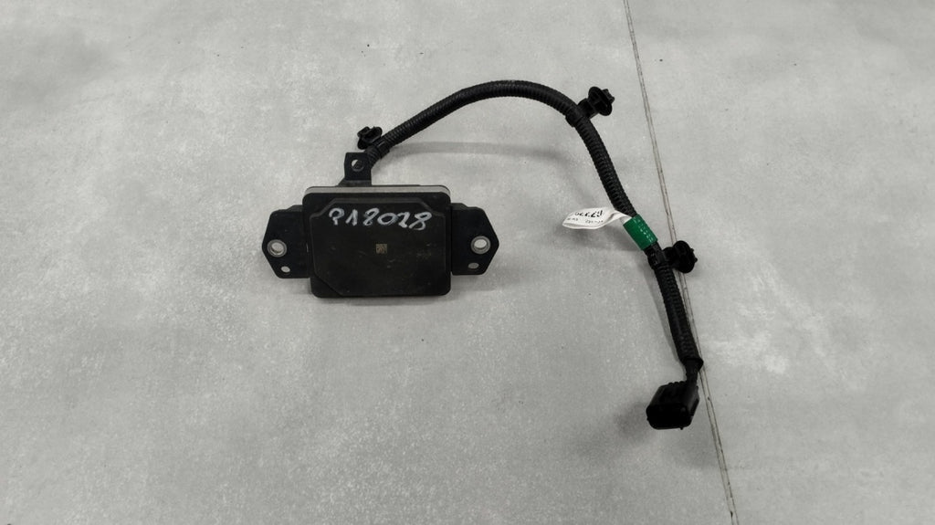 Maska (grill) Czujnik radar distronic pod prednja TOYOTA Corolla E21 2018-