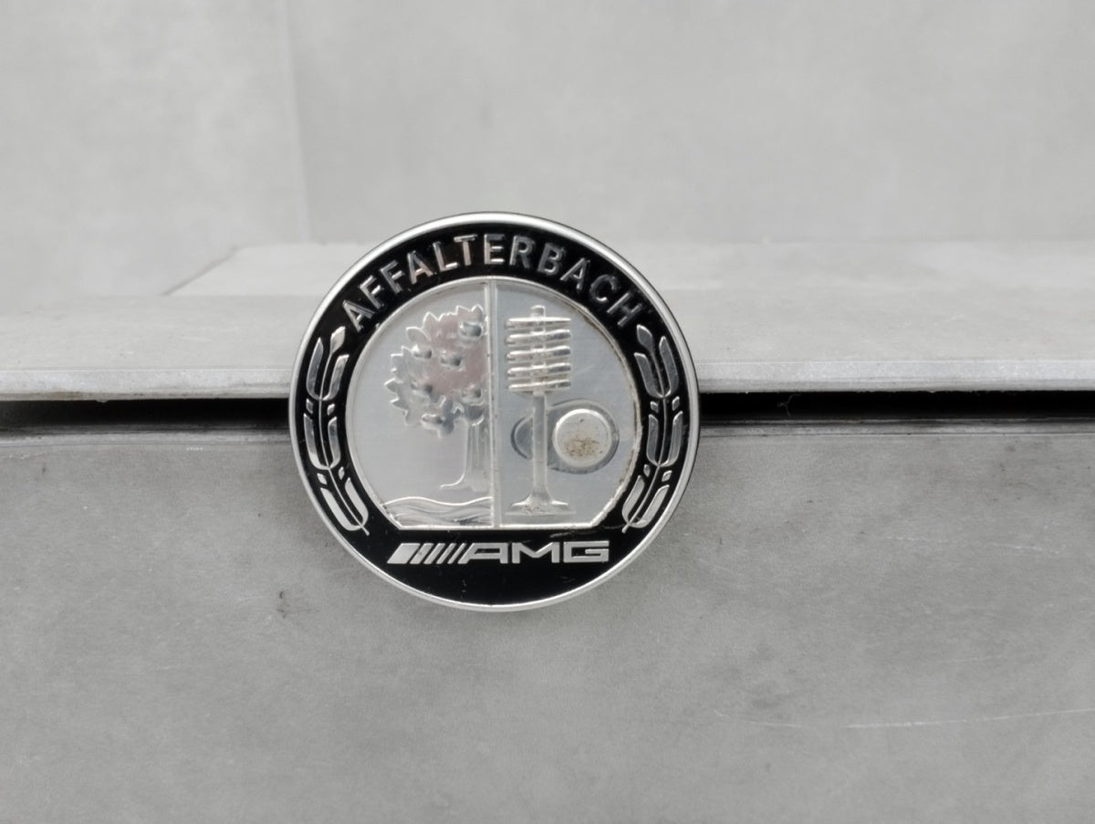 Znaczek logo Emblemat Mercedes AMG GLE W177 A177 A118 X118 A0008170408