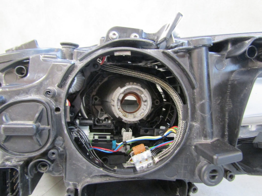 Prednji far BMW 5 F10 F11 xenon zakretni 10-13 RH desni 727190808